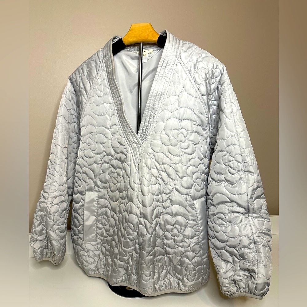 One Size Women’s Silver Pull Over